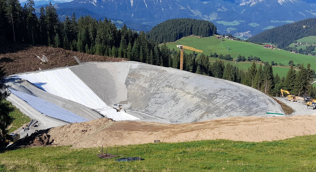 lt. meinen Infos liegt der Teichbau gut im Zeitplan