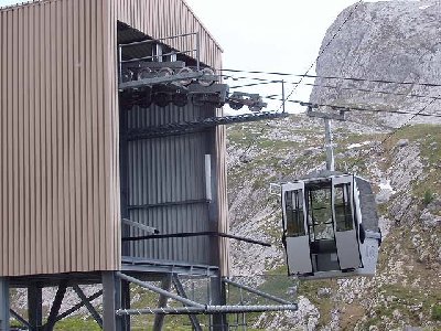 8EPB Gsteig-Col du Sanetsch/Sanetschpass erschliesst das Restaurant an der Sanetschstaumauer