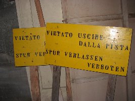 Schilder von einem der alten SLte