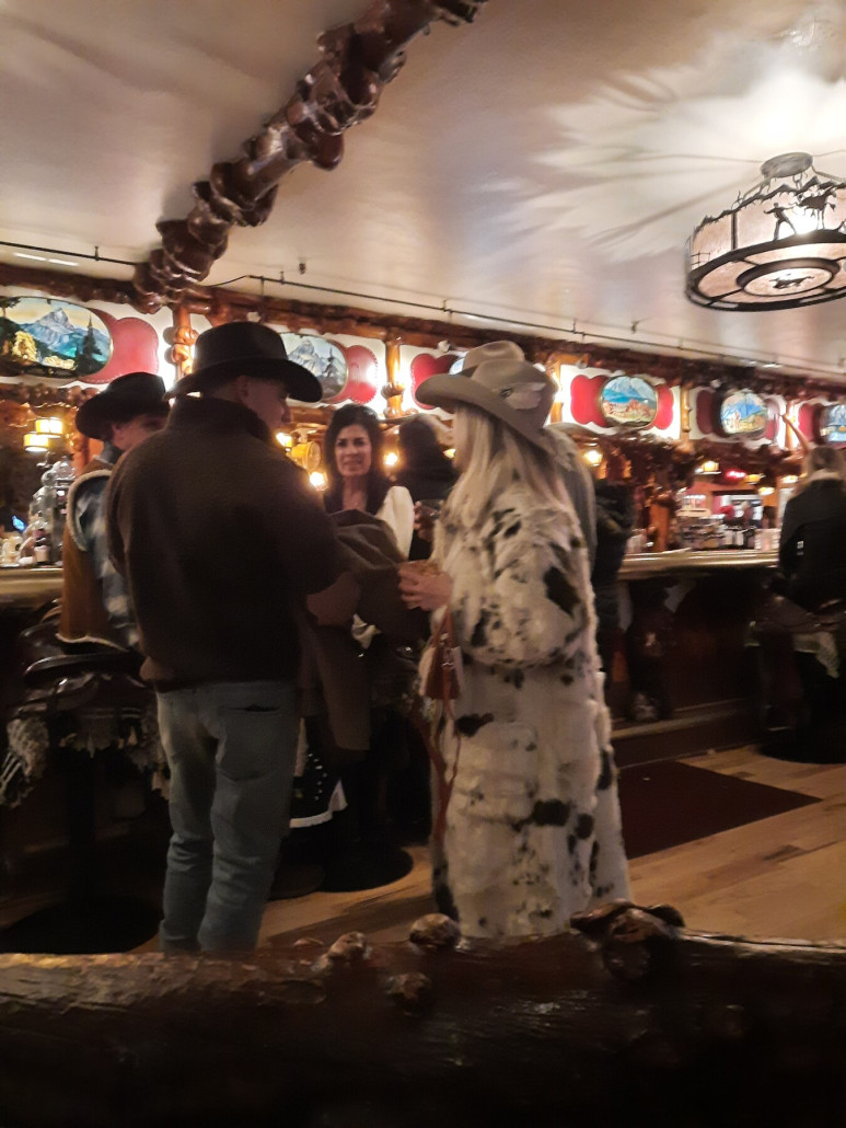 Drin in der Million Dollar Cowboy Bar. Mottoparty jeden Abend :D