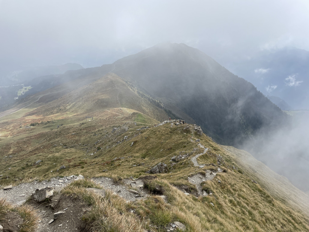 Aufstieg zum Piz Danis. Die erste Hälfte ist relativ flach, danach nimmt das Gefälle zu...