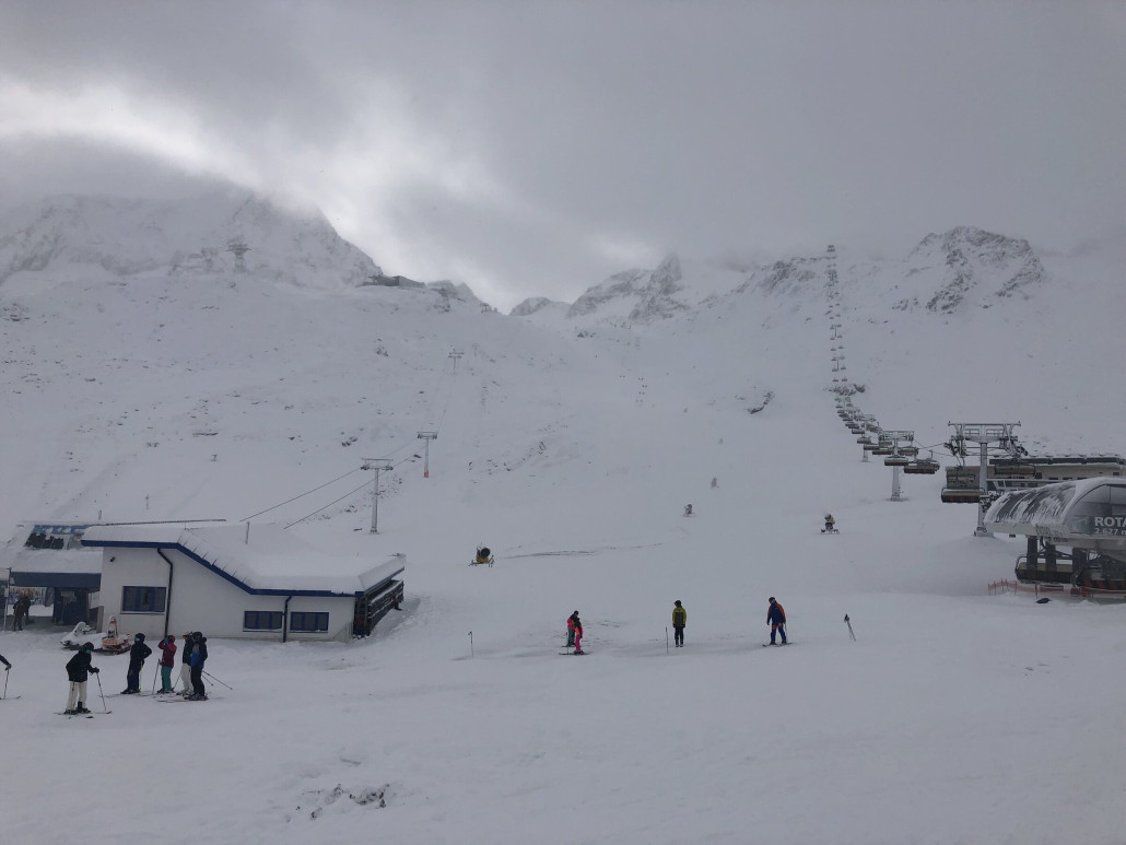 Blick vom Gamsgarten zum Eisgrad. <br />Heute wurde fleißig an der 1b präpariert.