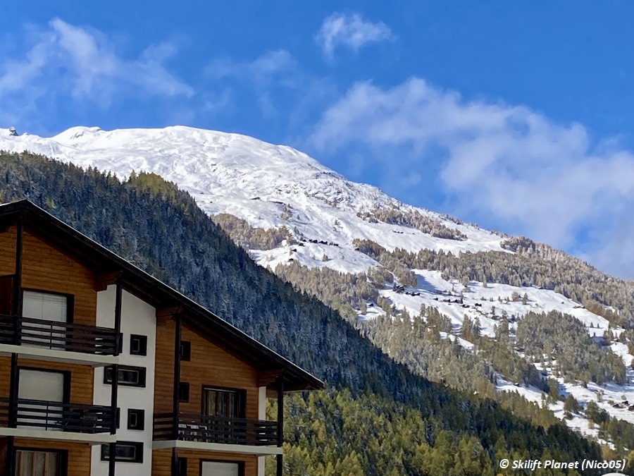 Blick auf dem Skigebiet von Télé-Evolène