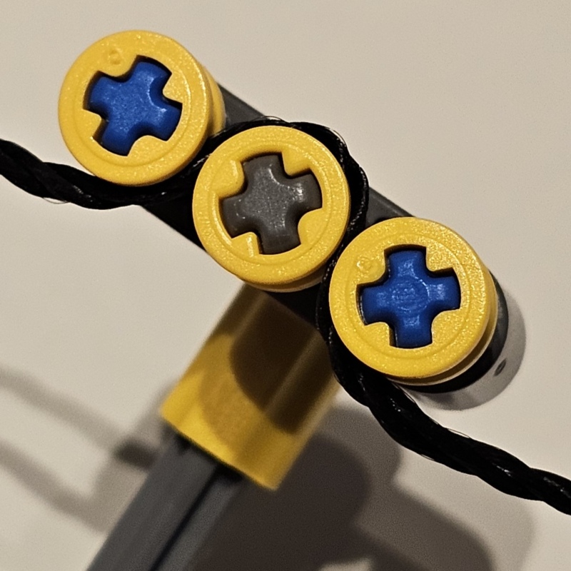 Eine typische Klemmenkonstruktion für fixe Anlagen, wie sie von vielen Moccern benutzt wird. Die Probleme in Hinblick auf Niederhalte-Robas sind gut sichtbar.