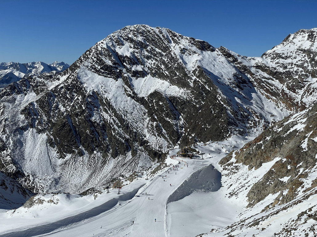 Talstation Wildspitzsesselbahn und Windachferner November 2022