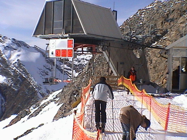 Luft-Einstieg der alten Wildspitzbahn im Oktober 2001