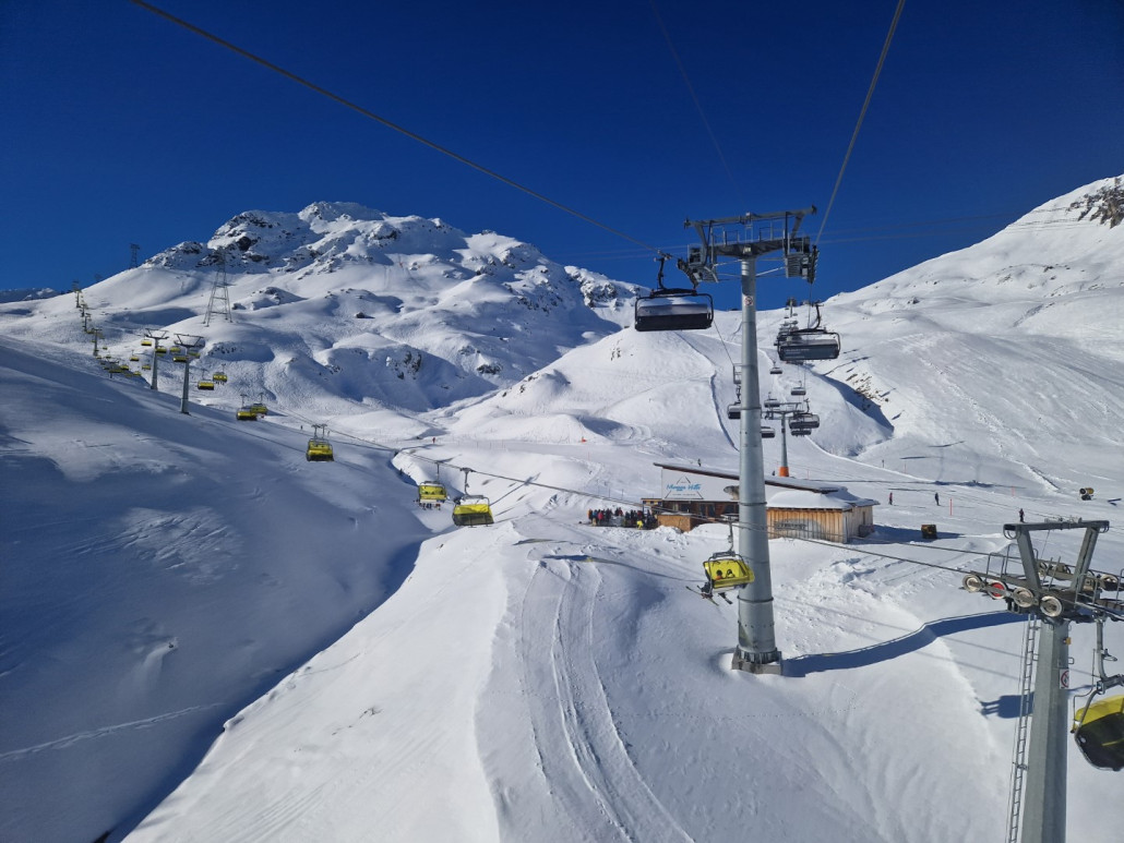 Davosschneehatte_2023_by_Markus_Hahn (21).jpg