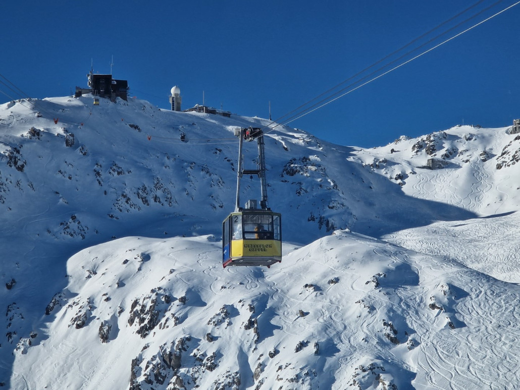 Davosschneehatte_2023_by_Markus_Hahn (29).jpg