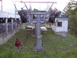 Station und erste Stütze von vorne