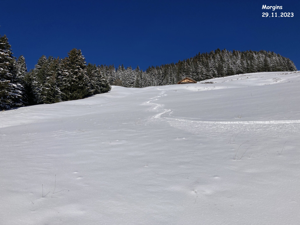 Auf der blauen Piste von Le Corbeau