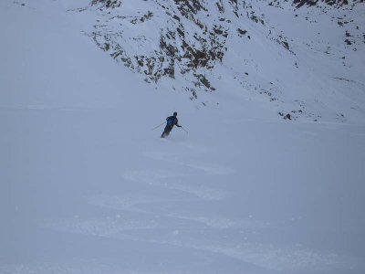 Meine Wenigkeit bei der Abfahrt. OK, ich geb's zu - ich bin stolz auf die Spur...