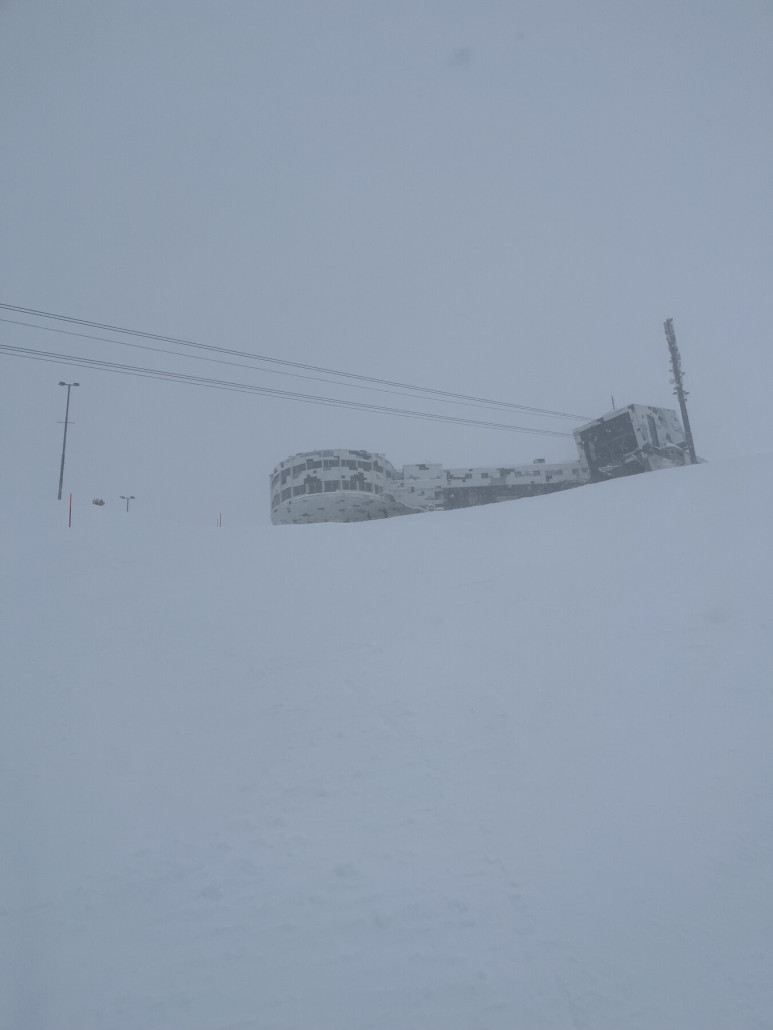 Dann mal die 64 runter nach Curnius. Sicht halbwegs ok.