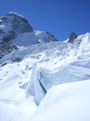 Khumbu Icefall Everest? Beinahe! Im Hintergrund Kl. Matterhorn