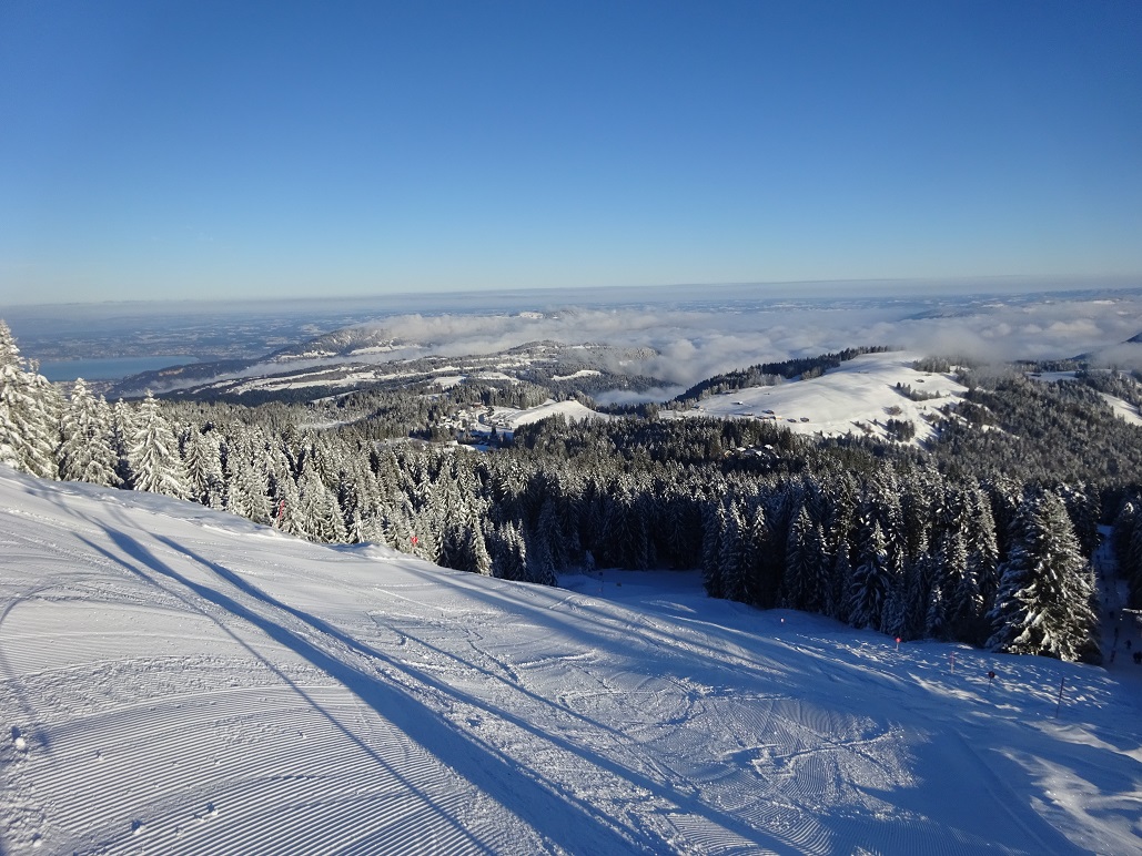 Kreuzwaldabfahrt mit Bodenseeblick, dass es bis zum Seeufer Schnee hatte weiß ich schon länger nicht mehr