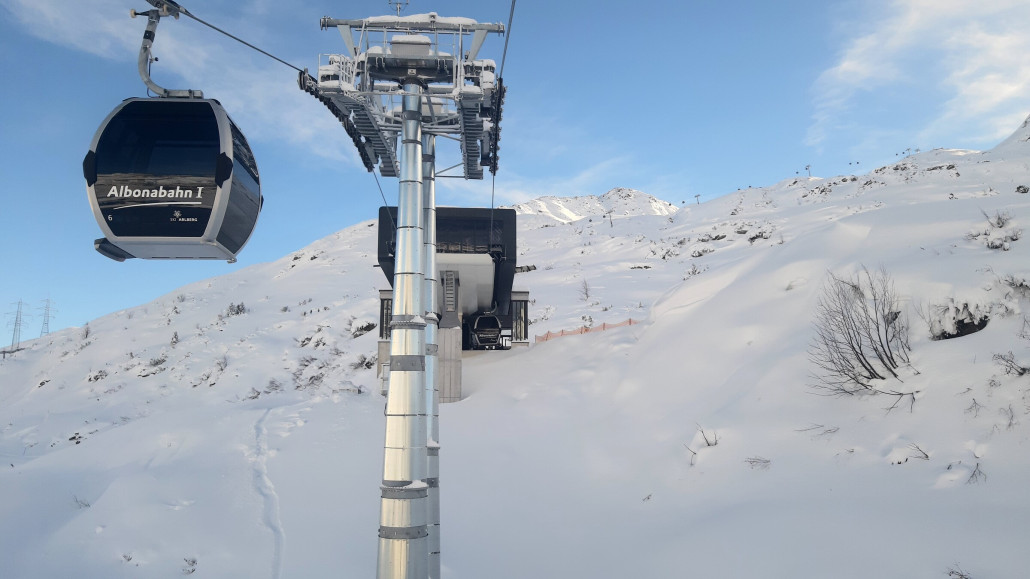 Insgesamt gefällt mir die neue Bahn sehr gut (auch wenn ich den Vorgänger nicht kennengelernt habe). Angenehm simpel und passend klein gehalten.<br />Nach Zürs sollte es nun auch noch gehen. (Flexen -> Trittkopf 2 -> Übungshang)