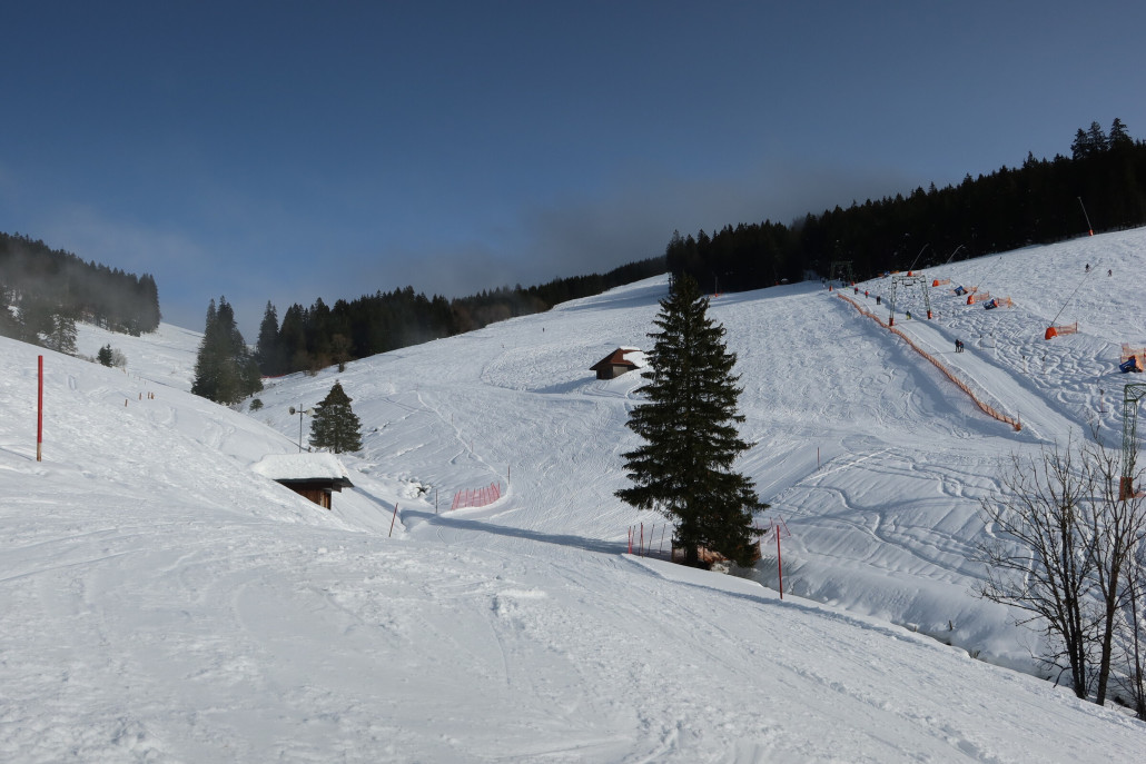 Ein paar schöne Abfahrten in der Mittagssonne, bevor es gegen 13 Uhr ganz schnell wieder zu zog.