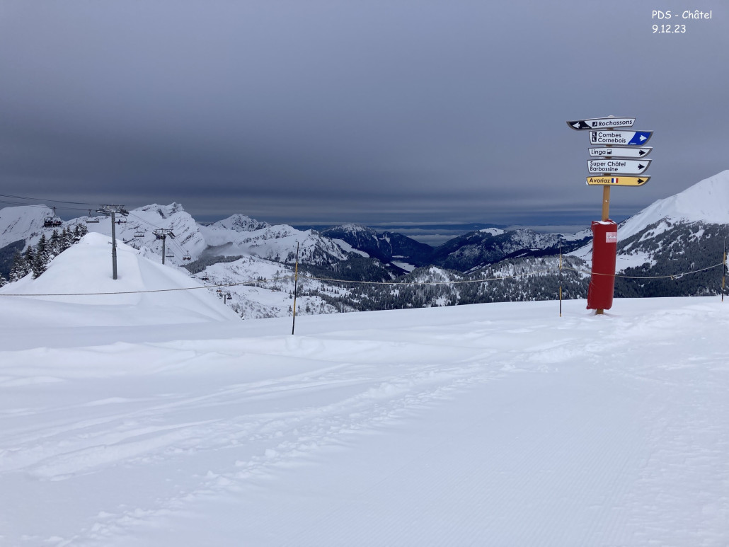 Von der Bergstation des Sessellifts Chaux des Rosées