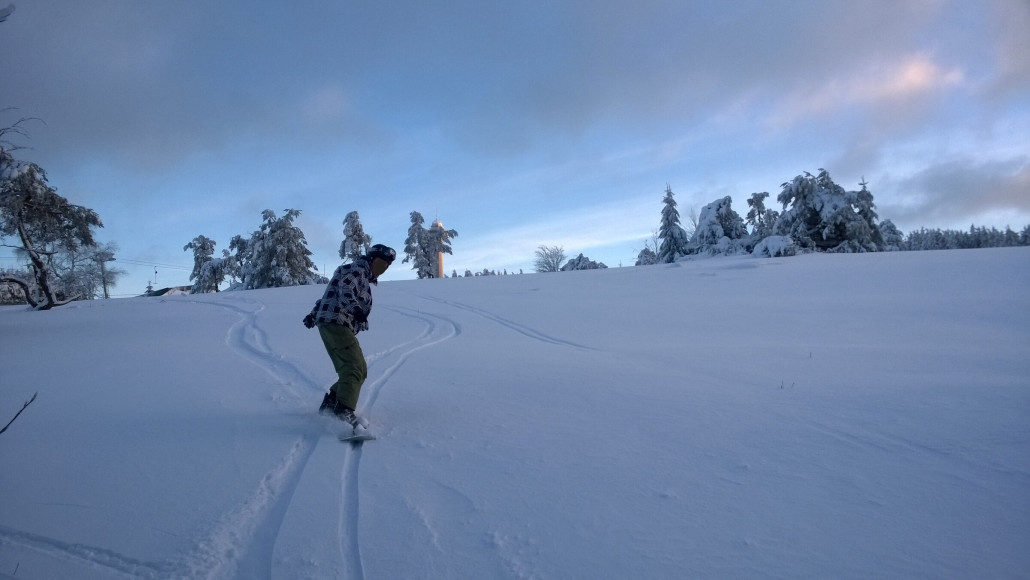 Hier starten die grün/gelben Pisten ca