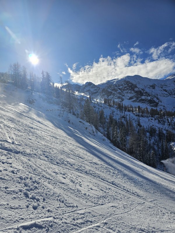 Nach dem Steilhang wird es etwas flacher.