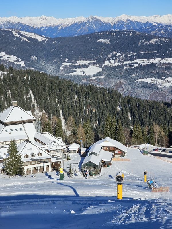 Nach der Auffahrt mit der 6-CLD/B-Madritschenbahn ging es entlang der Tressdorfer-Alm-Abfahrt runter zur 4-CLD Sonnleitnbahn.