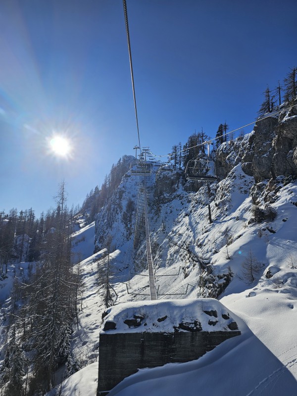 Spannende Fahrt für Seilbahnenthusiasten!