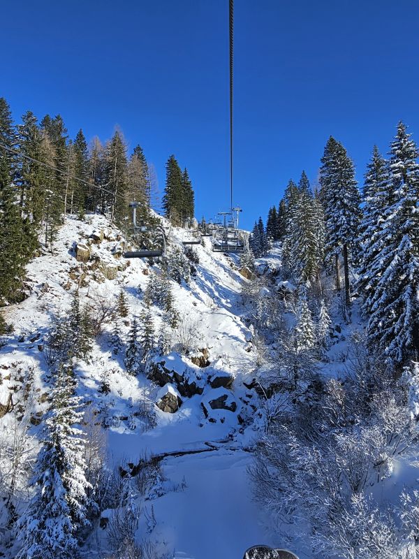 Auffahrt im Winter-Wonderland.