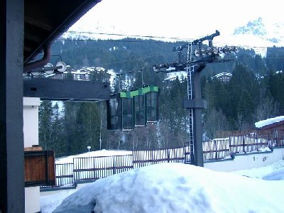So, zurück fahren wir aber mit der strangen Ortsseilbahn &amp;quot;Télébourg&amp;quot;.