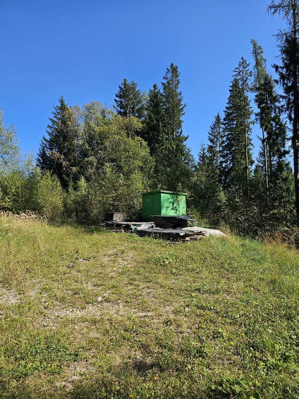 Abgesehen von der Bergstation der 3. Sektion sind alle ehemaligen Stationen mit dem Auto erreichbar. Bis zur Bergstation von Sektion I ist es noch ein kurzer Spaziergang entlang eines Forstweges, danach stößt man auf eine ziemlich zugewucherte Trafostation.