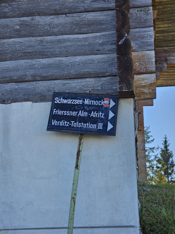 Zumindest einen Hinweis auf die ehemaligen Seilbahnen konnte ich noch ausmachen.