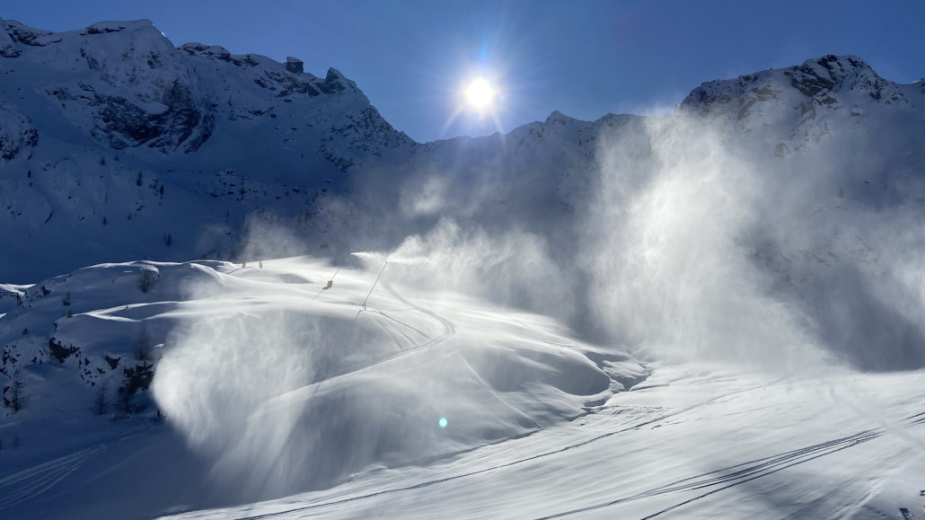 Die Schneekanonen liefen auf Hochtouren