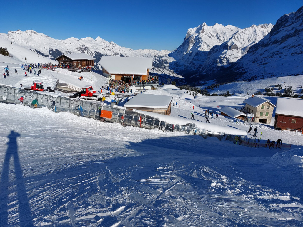 Neues Förderband vereinfacht den Zustieg zur Sesselbahn Lauberhorn