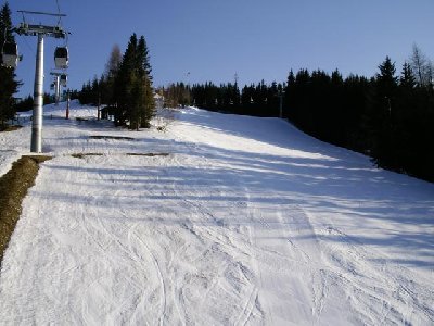 Weltcup-Piste Panorama von der 8-MGD Zau[:ber:]g Kabinenbahn aus gesehen