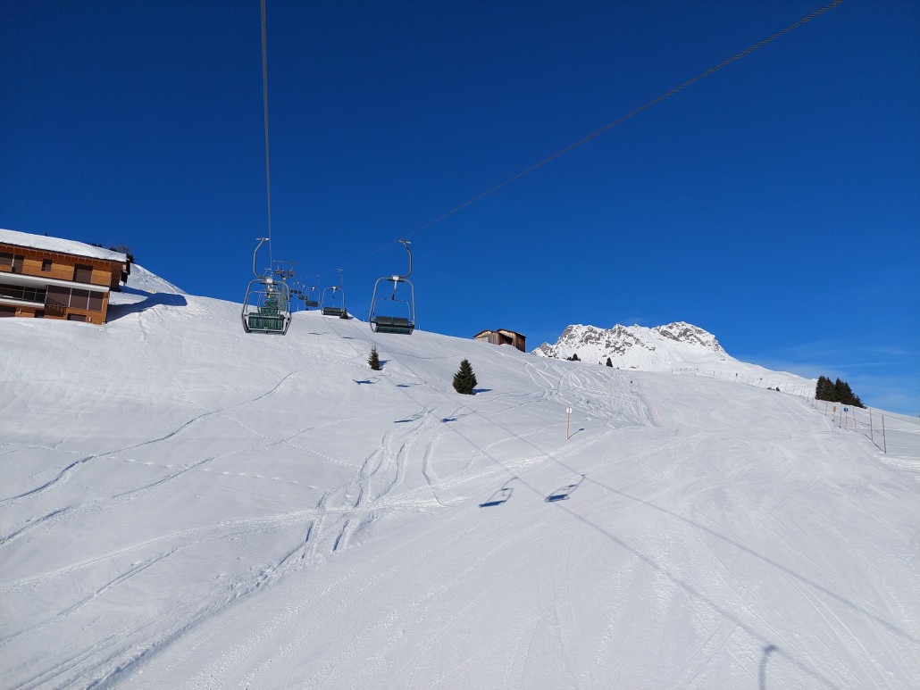 Gemütlich nach oben in der sonnigen Schlosskopfbahn