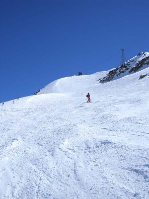 Offizielle Abfahrtsroute Stockhorn (6a). Wg. erneutem Neuschnee erst kleine Buckel
