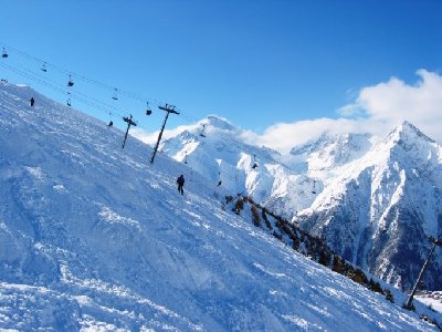 Ordentlich steil und toller Pulverschnee - die Hänge hinunter nach L2A
