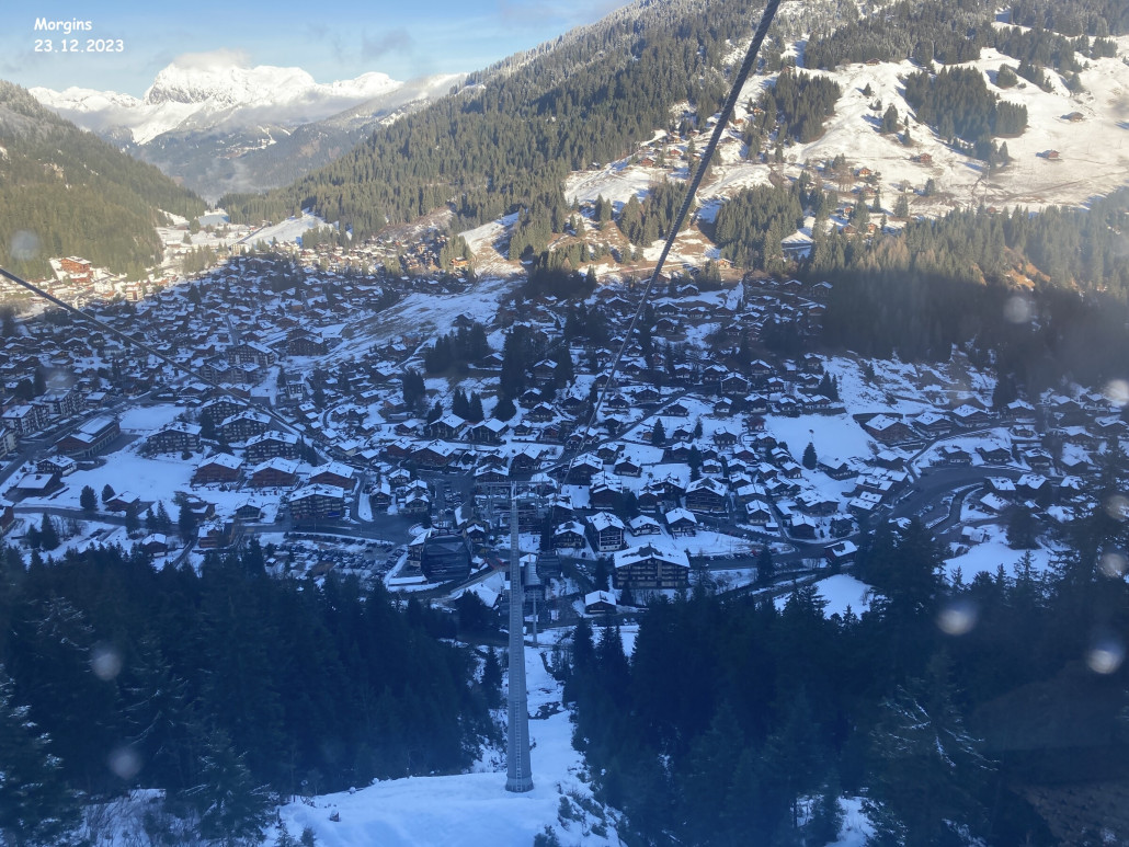 Morgins und Neue autonome 10er-Gondelbahn in Morgins