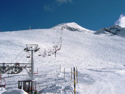 DSB Vallons Talstation und Trasse mit viel freiem Skiraum