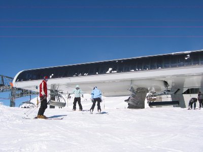 8-KSB Glacier 1 Mittelstation. Heute Endstation wegen starkem Wind.