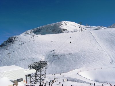 Trasse Sektion 2 im Überlick. Die Spannfelder und das Durchhängen der Auffahrtsrichtung sind schon beeindruckend