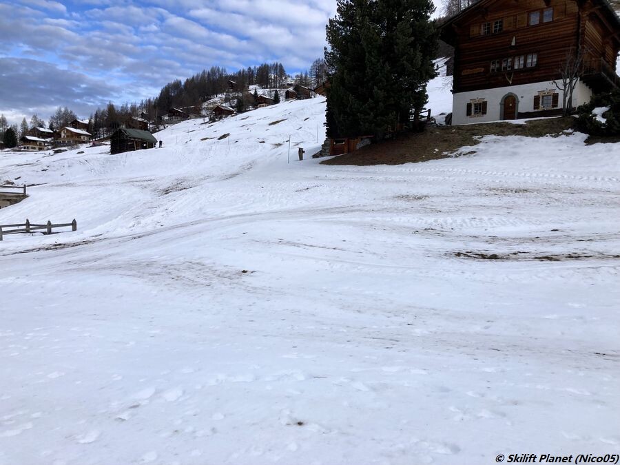 Unterer Teil der Piste, wenig Schnee