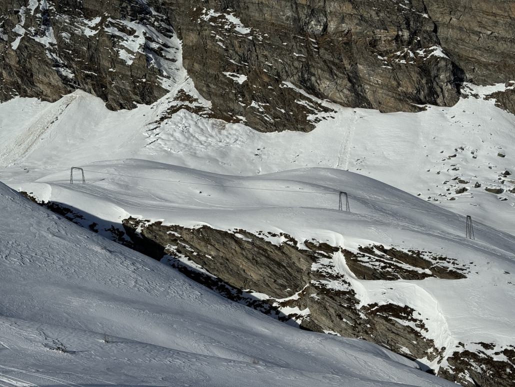 Am Tre Omen haben einige Stützen noch keine Rollenbatterien