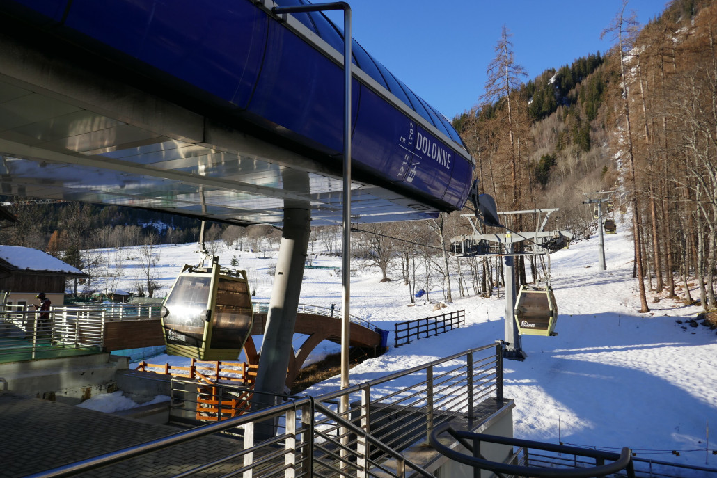 Einstieg an der Dolonne EUB, der einzige Zubringer mit Talabfahrt.