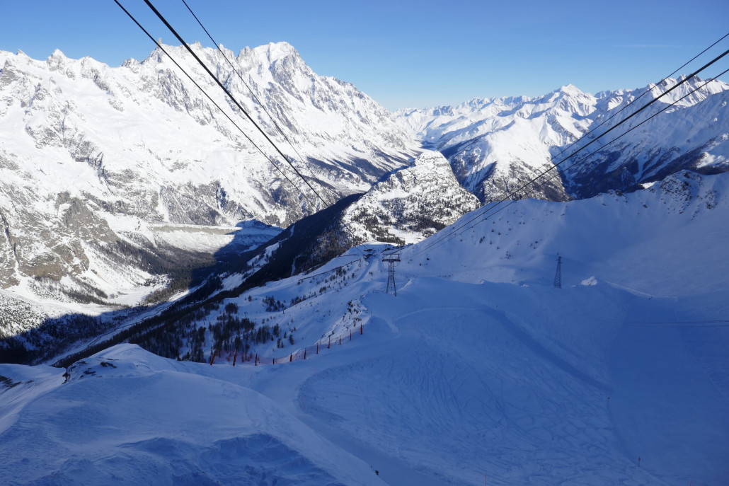 Blick von der Bergstation auf die Trasse.