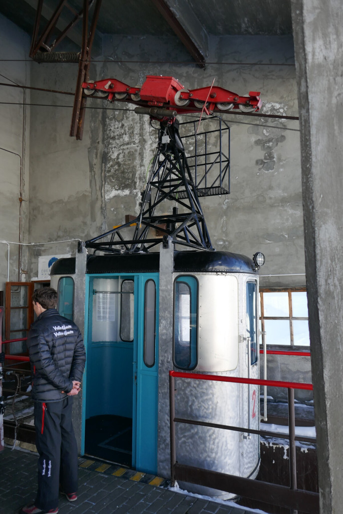 Kabine der ebenfalls von 1961 bis 1963 von Ceretti &amp; Tanfani gebauten PB. Aktuell für 11 Personen zugelassen (Bahn fährt Führerlos), früher waren mal 15 erlaubt.