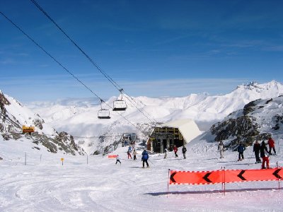 Talstation 4-KSB Signal, 2800 m. Kurz nach dem Photo gab es eine massive Panne und eine Mega-Menschentraube. Nur gut, dass wir schon ganz vorne standen.