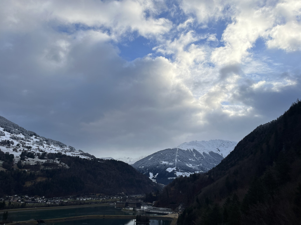 Morgendlicher Blick zum Hochjoch von der Gondel aus