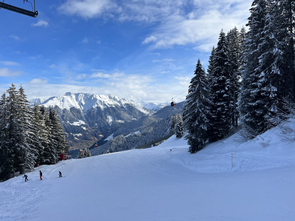 Blick zum Hochjoch im Hintergrund, vorne die 4 KSB Matschwitz im Anriss