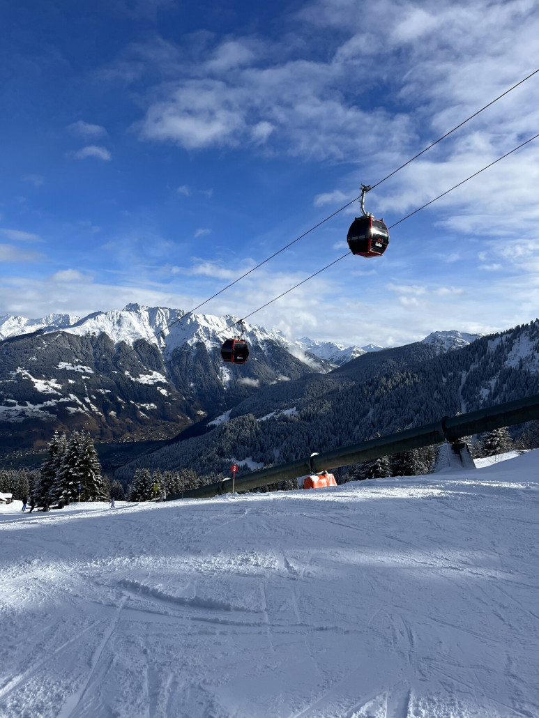 Und nochmal das Hochjochbild mit den prägnanten Kabinen der 8EUB