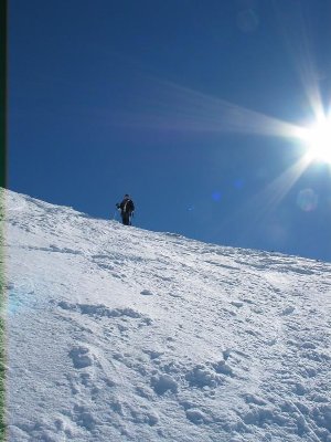 Ich vor der Einfahrt ins &amp;quot;Deversoir&amp;quot;-Couloir, direkt neben der neuen roten Abfahrt in die Combe du Thuit