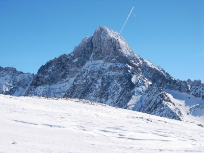Ein Traumberg! Im Bericht vom 6.März habe ich die falsche Höhe genannt, die 3596 m stimmen jetzt aber!
